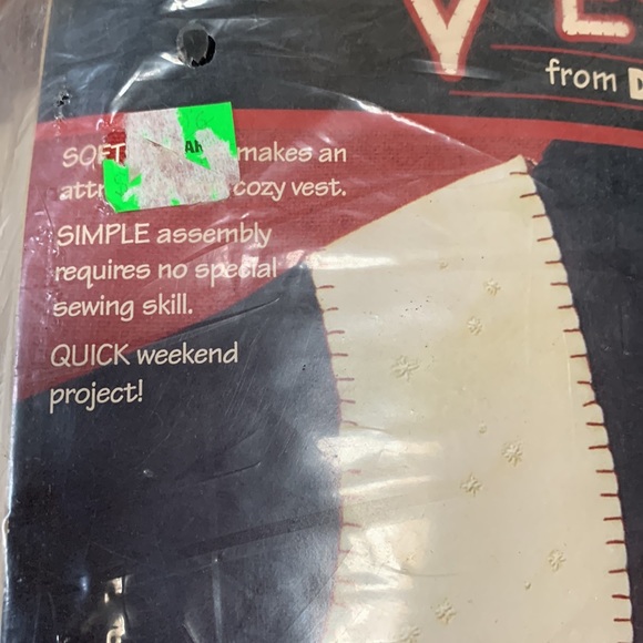 Vintage snowflake mittens wool vest kit w wool, patterns and thread for appliqué - Picture 2 of 7